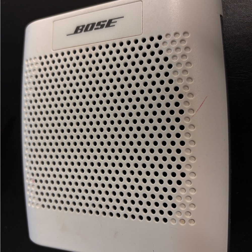 Bose Soundlink White Portable Speaker